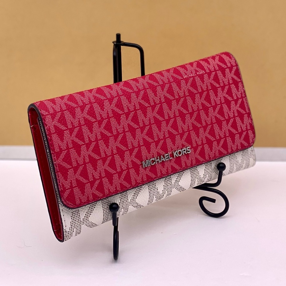 MICHAEL KORS Jet Set Travel Signature
Logo Tri-Fold Wallet DARK RASPBERRY MULTI - Picture 2 of 16